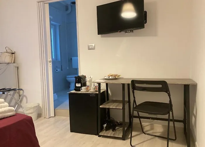 בית הארחה Gatto Bianco Picone 19