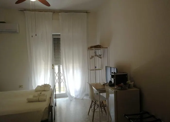 Gatto Bianco Picone 19 בארי