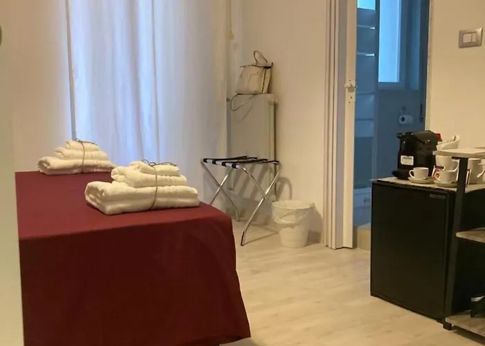 בית הארחה Gatto Bianco Picone 19