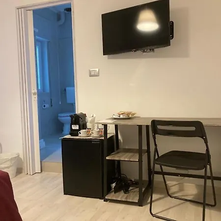Gatto Bianco Picone 19 Gæstehus Bari