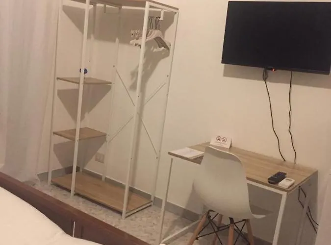 Pensión Gatto Bianco Picone 19 3*